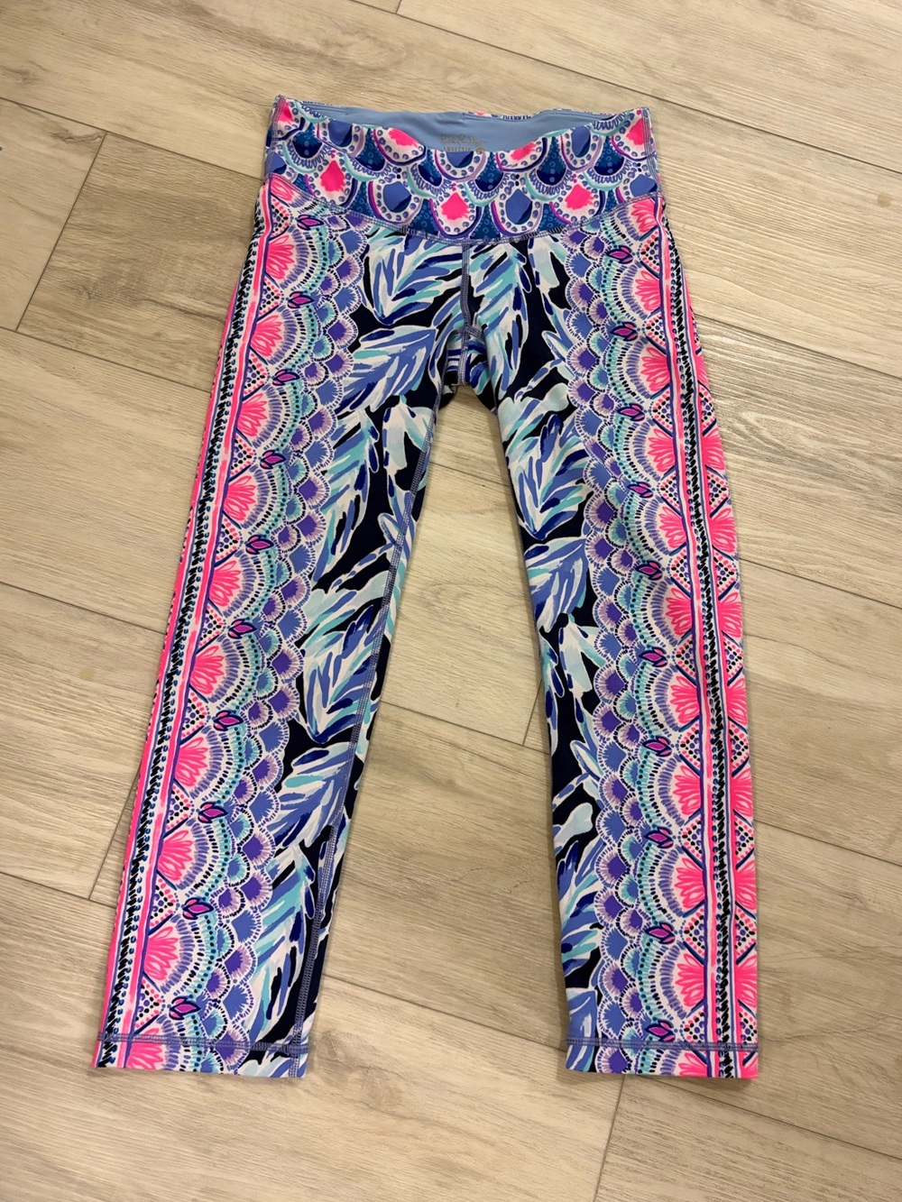 Lilly Pulitzer Weekender Crop Luxletic Leggings Bright Navy Flock Together